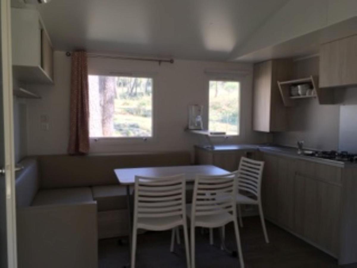 Camping La Simioune En Provence Боллен Экстерьер фото