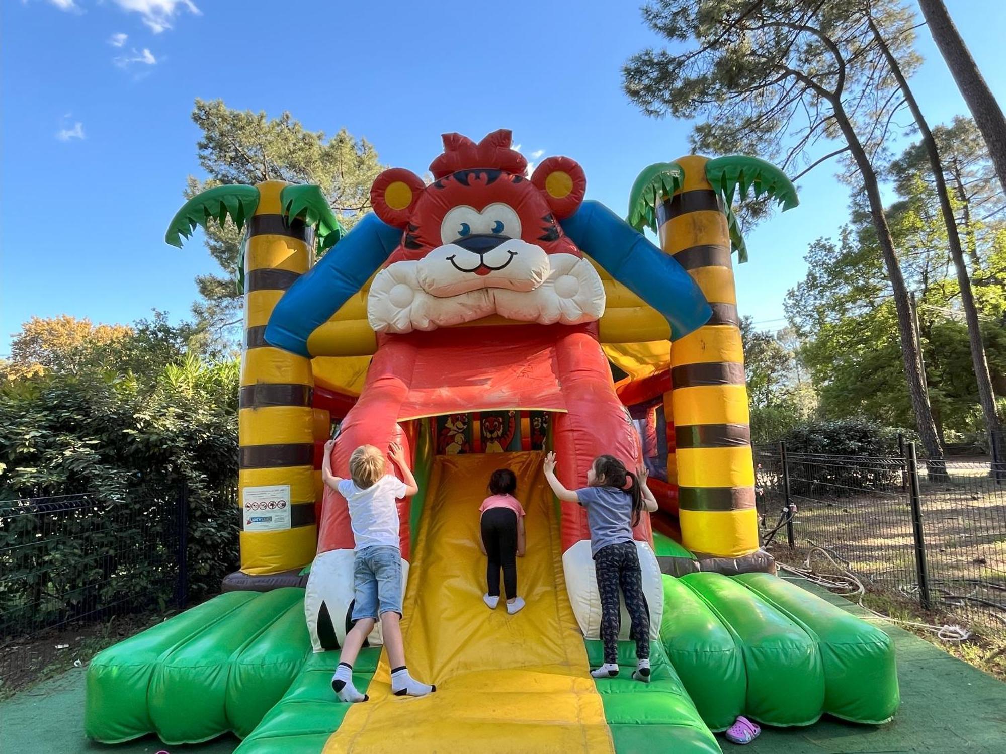 Camping La Simioune En Provence Боллен Экстерьер фото
