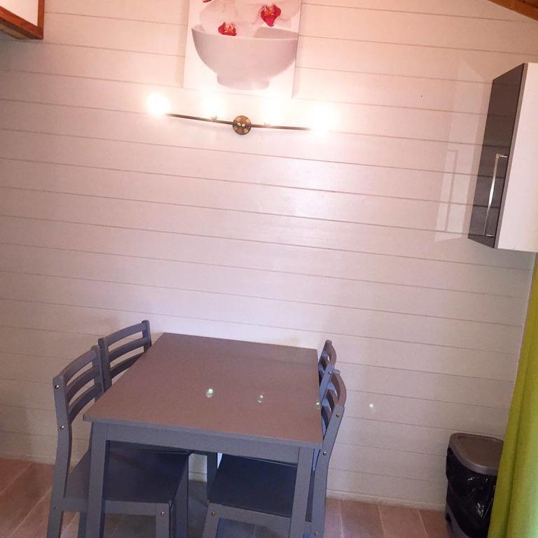 Camping La Simioune En Provence Боллен Экстерьер фото