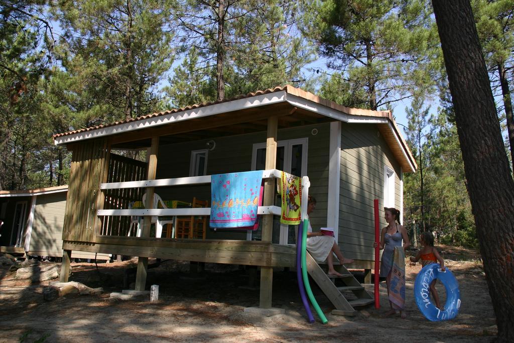 Camping La Simioune En Provence Боллен Экстерьер фото