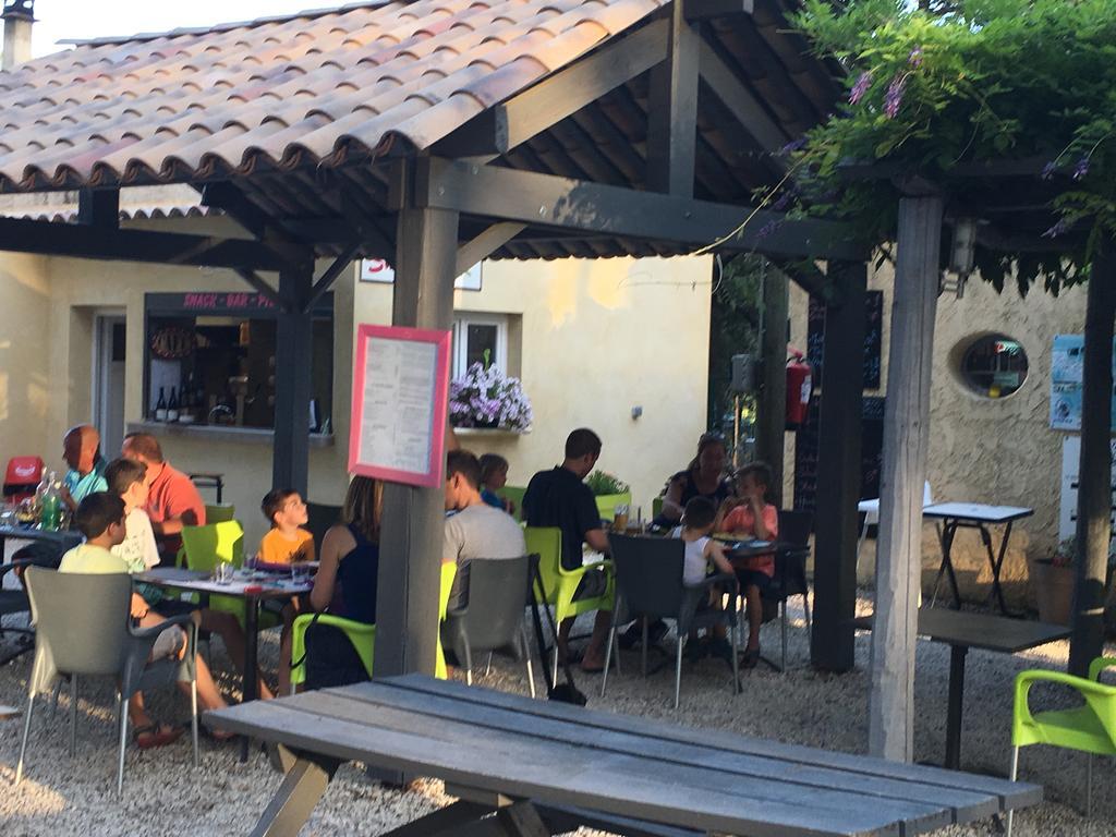 Camping La Simioune En Provence Боллен Экстерьер фото