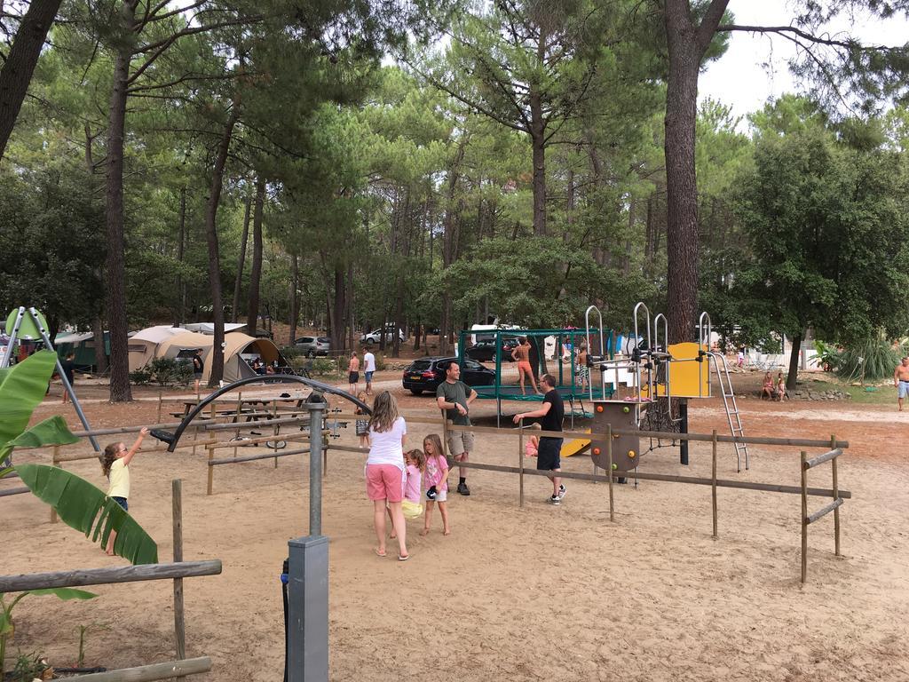 Camping La Simioune En Provence Боллен Экстерьер фото