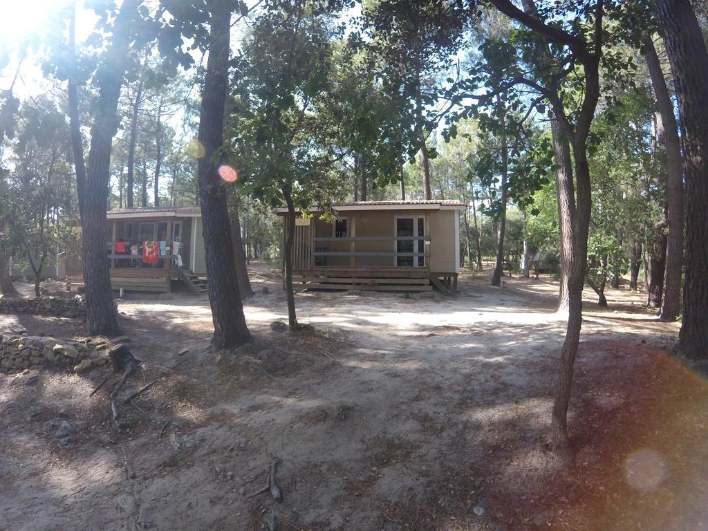 Camping La Simioune En Provence Боллен Экстерьер фото