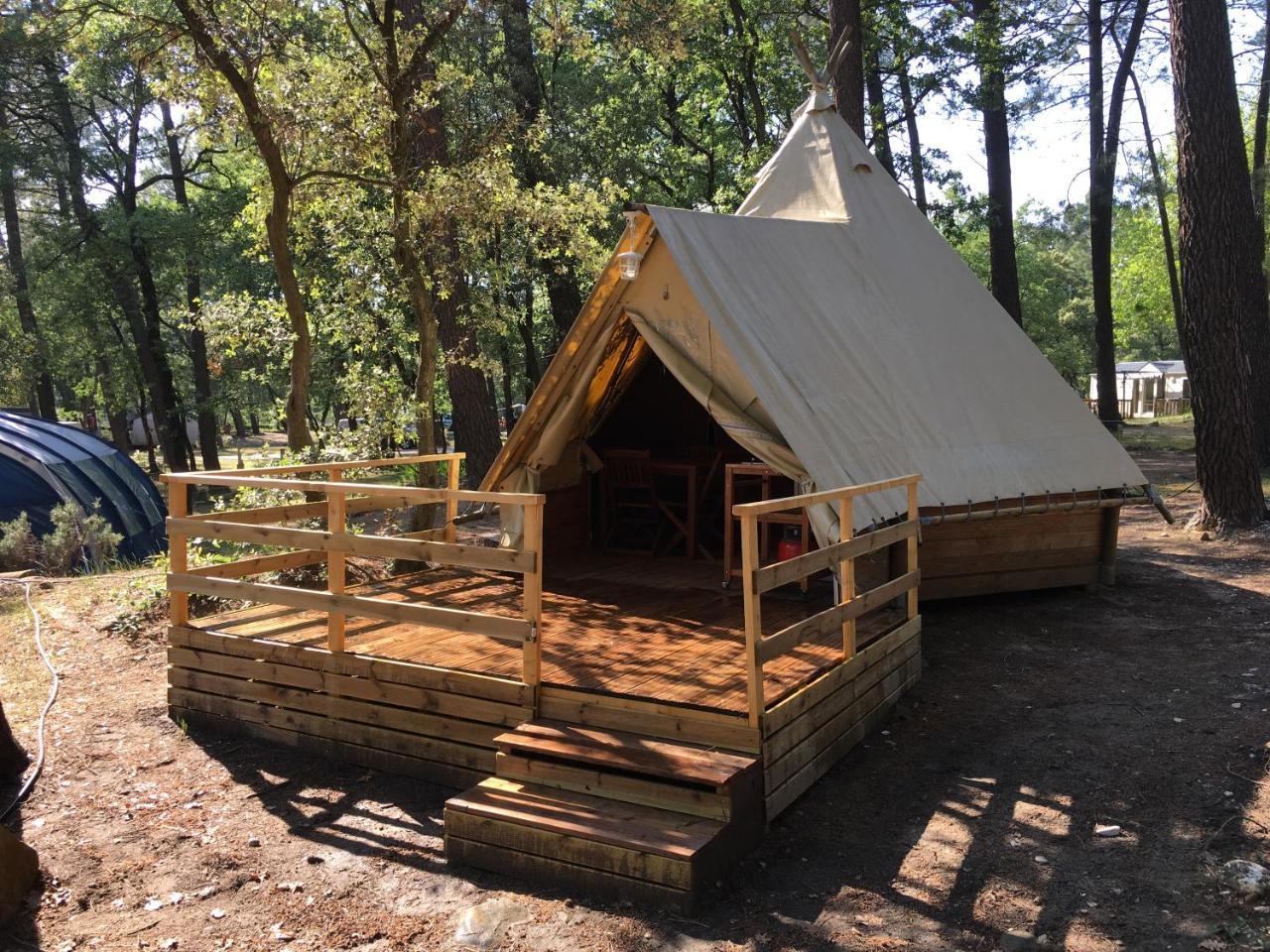 Camping La Simioune En Provence Боллен Экстерьер фото